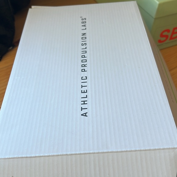 Athletic propulsion labs sneakers - Picture 5 of 6